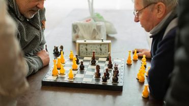 nên tách tiền chơi khỏi tiền sinh hoạt